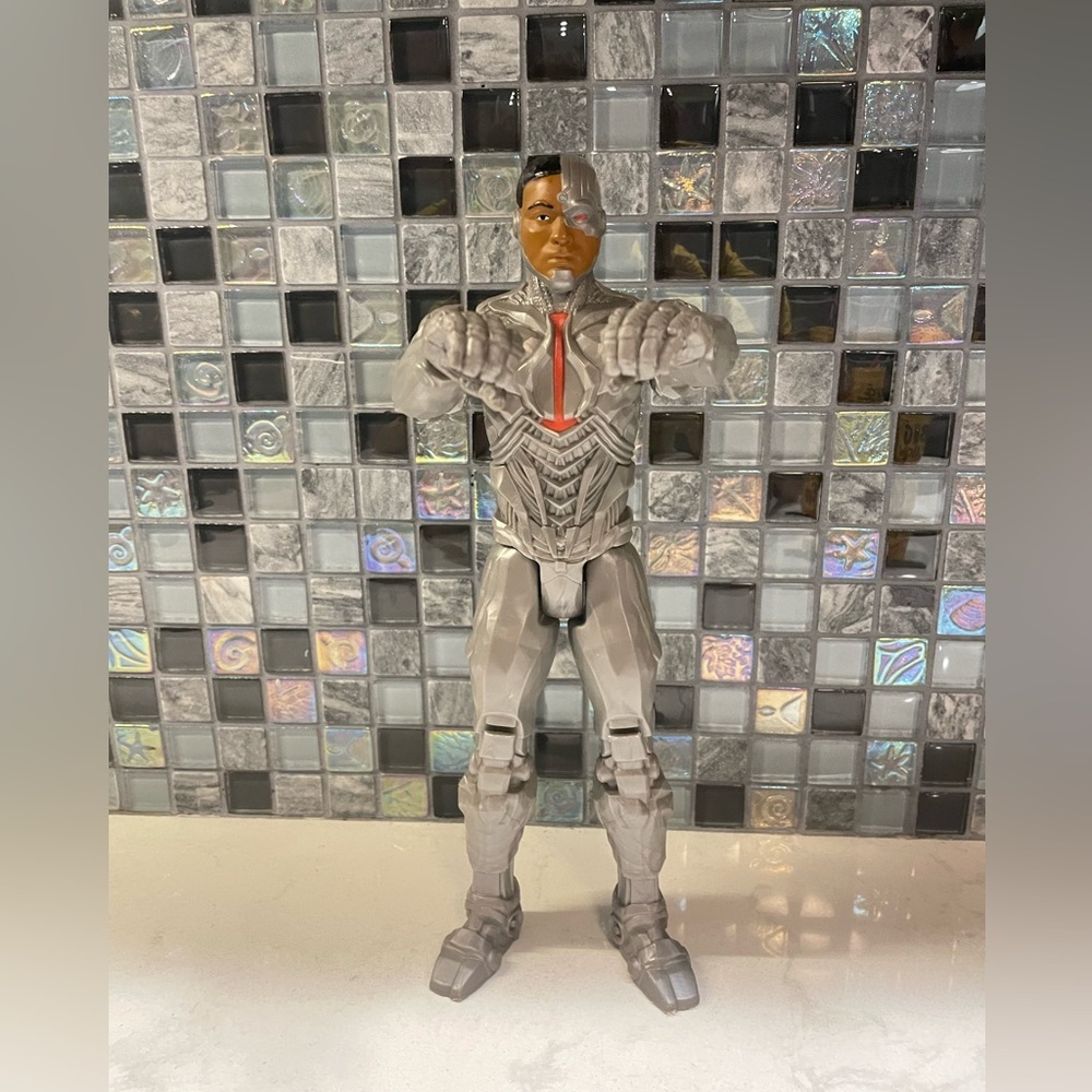 2016 DC Comics Multiverse CYBORG 11" Action
Figure Mattel FGG82 Posable Like New
